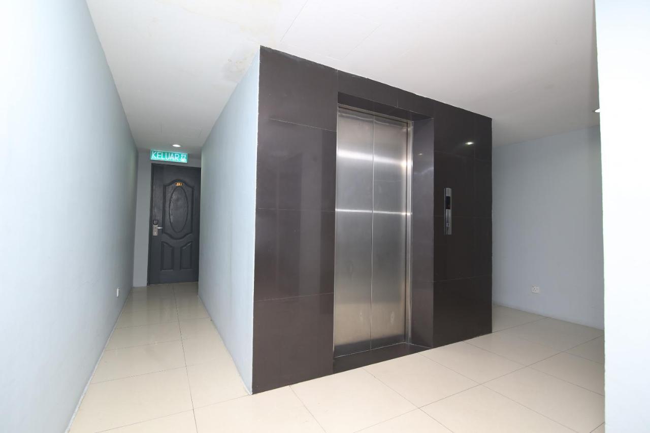 קוצ'ינג Oyo 90136 Jumbo Inn מראה חיצוני תמונה